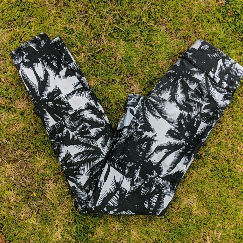 Fabletics Palm Leggings